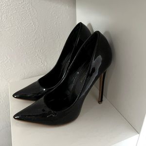 BLACK 🖤 MISS LOLA HEELS